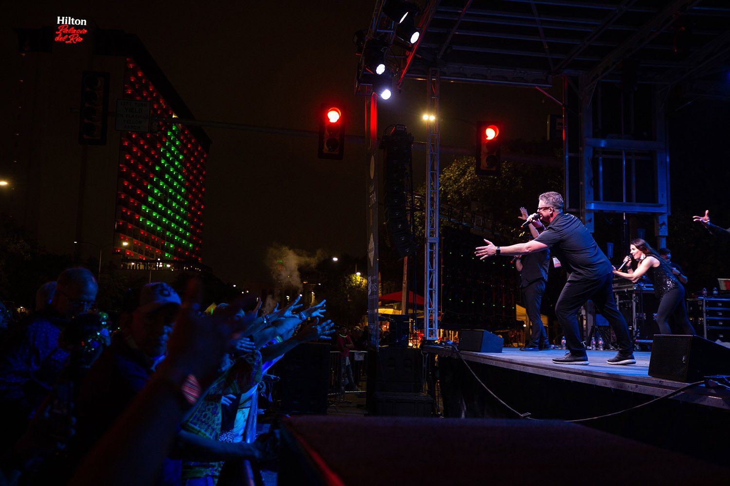Thousands of people attended the Celebrate SA — the city’s official New Year’s Eve gathering in downtown on Dec. 31, 2021. Dozens of food vendors were set up between a couple of music stages and classic fair games. (Kaylee Greenlee / San Antonio Heron)