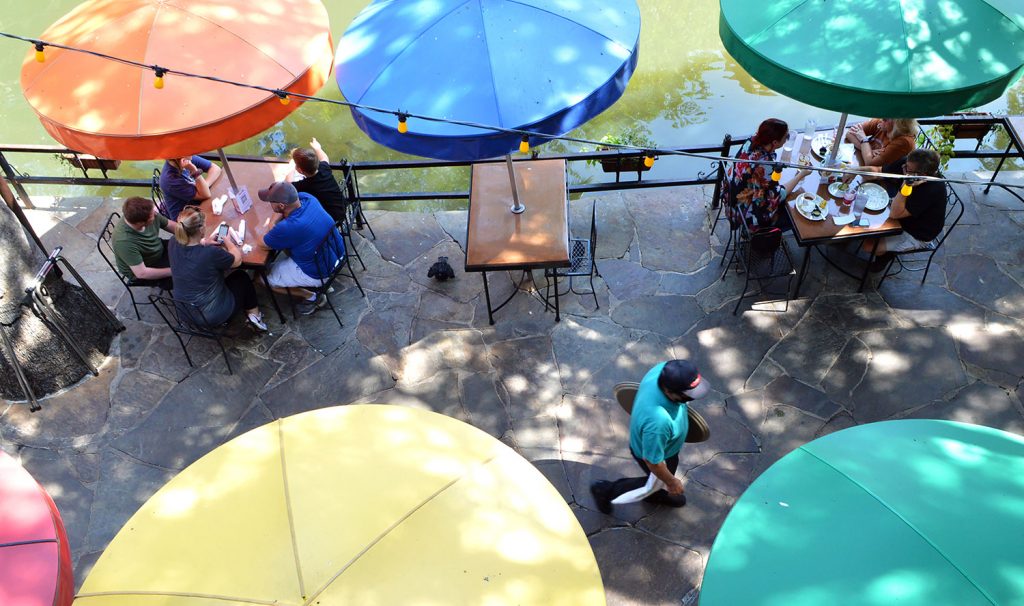Diners seated on the outside patio along the Riverwalk at Casa Rio Sept. 24, 2020. Photo by Victoria Martinez